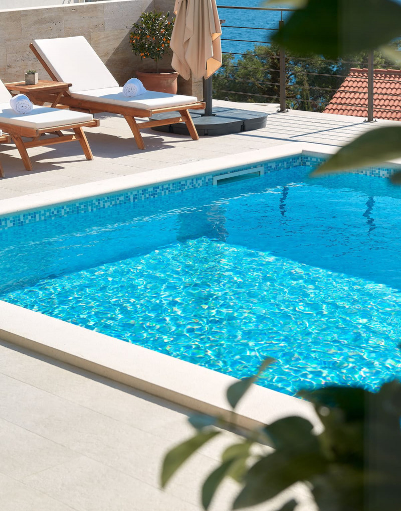 Otok Hvar bazen detal