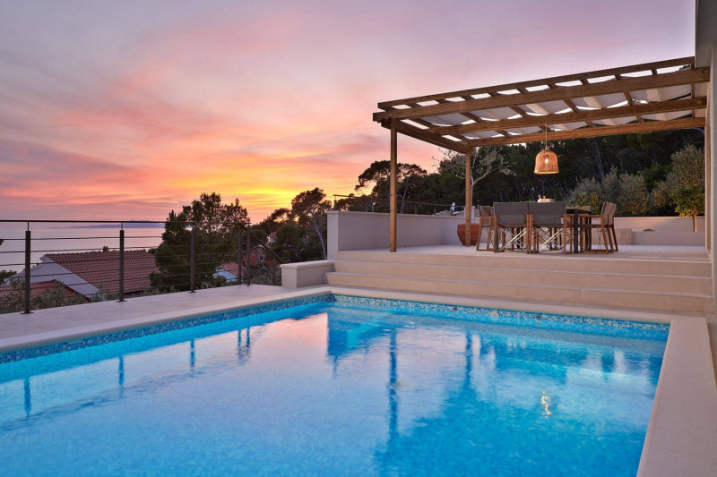 Otok Hvar bazen sunset