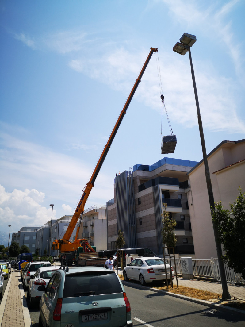 Swimspa Jacuzzi na krov dizalica Split