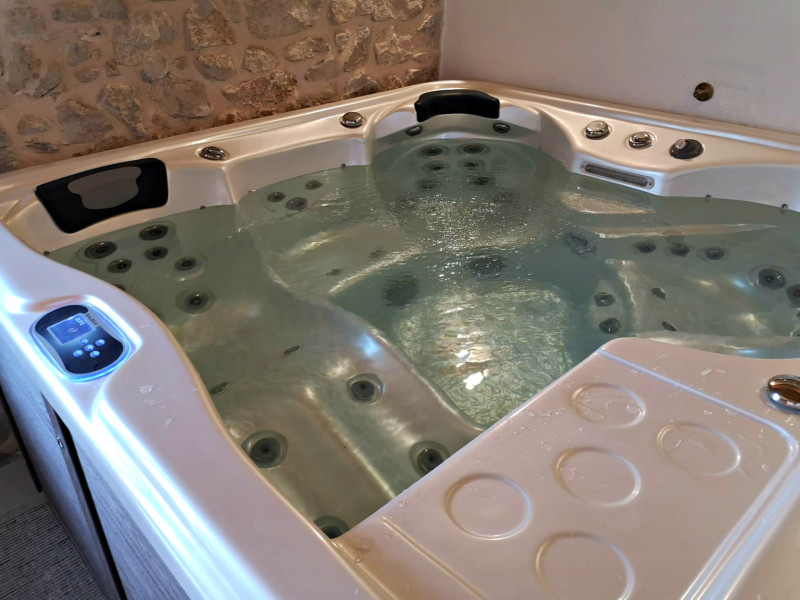 Hvar Canadian Spa Orca