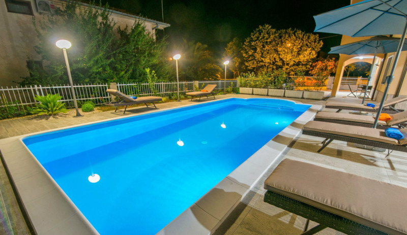 Header bazen od stiropor blokova