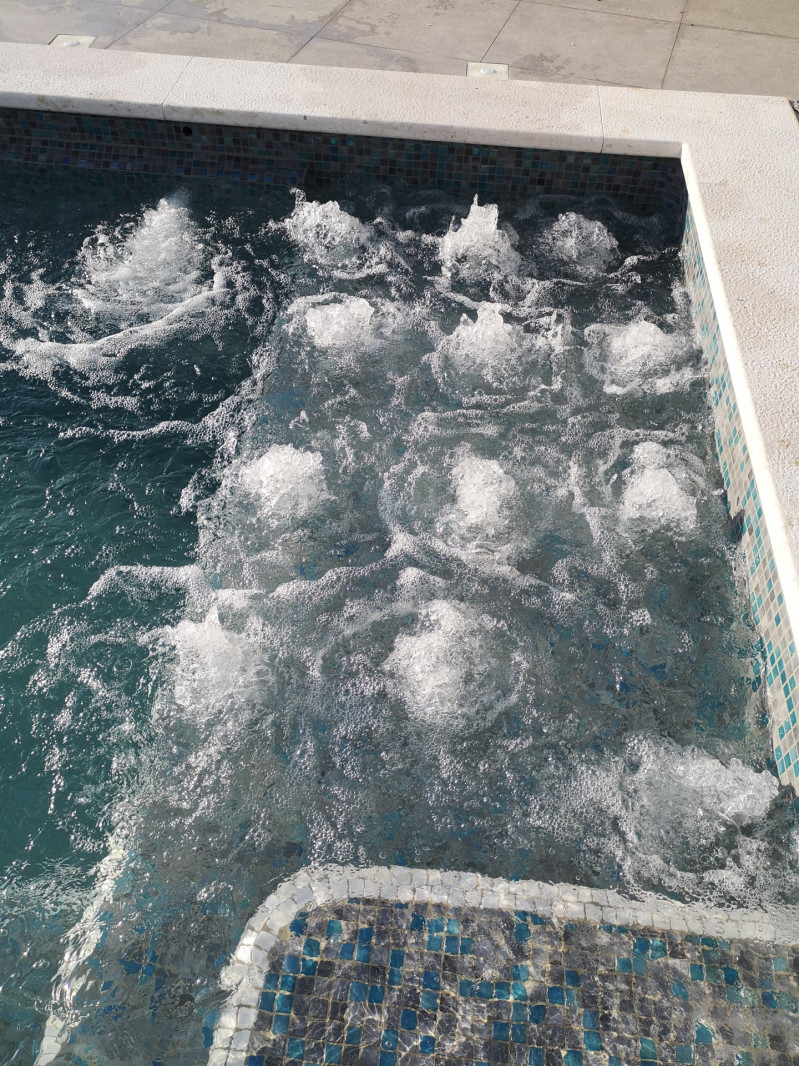 Žuboreća plaža u bazenu